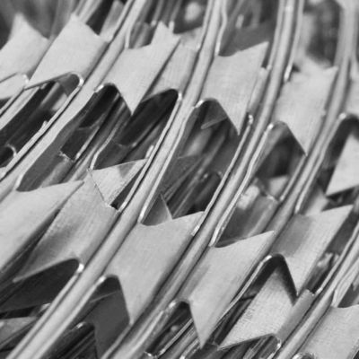 Pagar Anti Climb Barbed Razor Wire 2.5mm tahan korosi tinggi