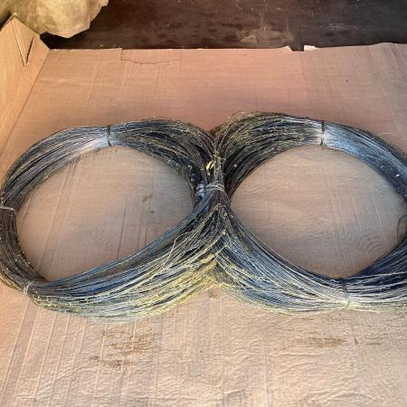 0.4-0.9mm Anti Tank Barrier Wire Mesh Tank Track Wound Steel Wire Fencing 2
