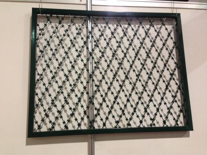 Bto-22 Welded Barbed Razor Wire Mesh Untuk Standard Gauge Single Line SGR Railway 3